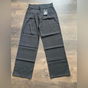 Daisy Grace black wide-leg pant size M regular NWT